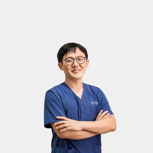 Dr. Soohyun Ko, lead dentist at Hyungje Dental Clinic