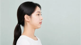 턱 당기기 동작 안내